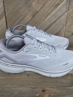 Brooks Ghost 15 Womens Athletic Running Shoes Size 10 B Oyster Alloy 1203801B112